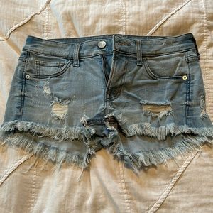 Express Women’s Denim Distressed Jean Shorts Shortie relaxed low rise size 2